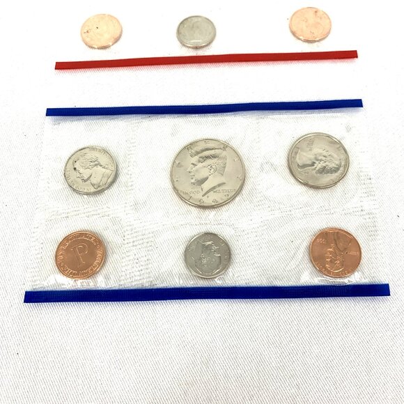 1992 Uncirculated United States Coin Proof Mint Set D and P Mint Marks - Picture 8 of 8